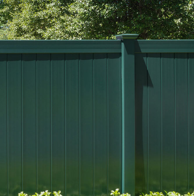 Choosing  a Vinyl Fence Over a Wood Fence